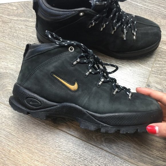 Nike ACG Shoes Nike Acg Vintage Black Suede Hiking Boots 9880